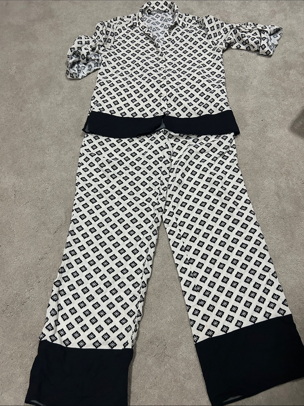 Black & White Printed Wide-Leg shirt and pant suit size XS